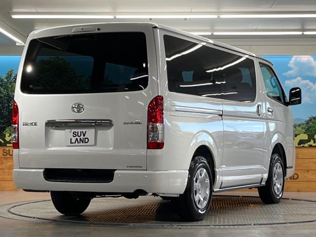 TOYOTA HIACE van 4WD 2025