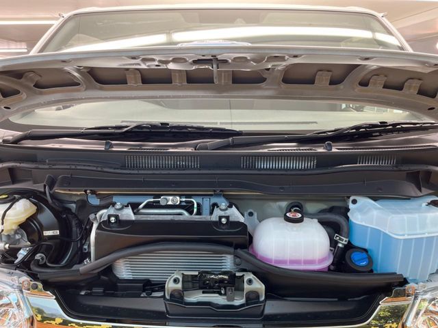 TOYOTA HIACE van 4WD 2025