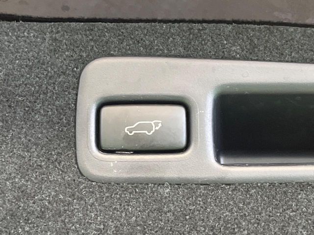 TOYOTA HARRIER 2WD 2018