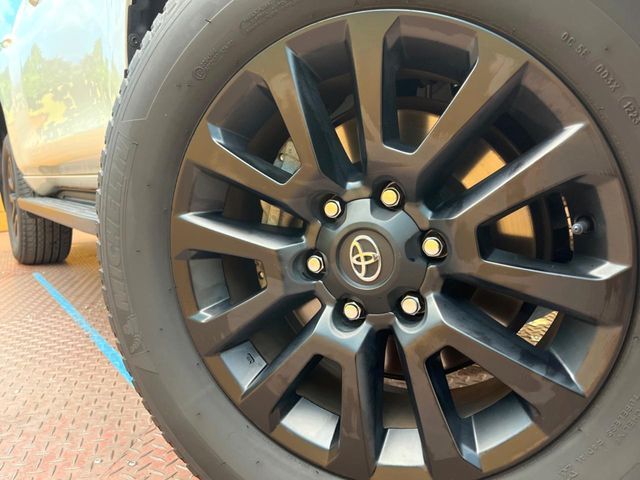 TOYOTA LANDCRUISER PRADO 2023