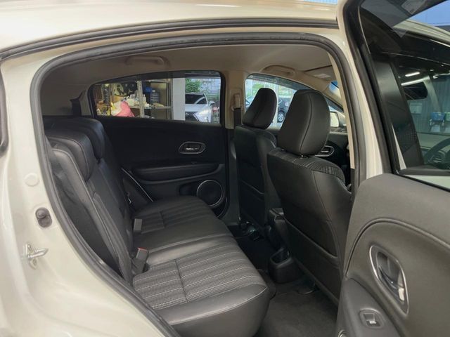 HONDA VEZEL HYBRID 2016