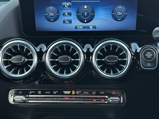 MERCEDES BENZ MERCEDES BENZ GLA class 2024