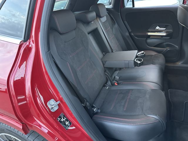 MERCEDES BENZ MERCEDES BENZ GLA class 2024