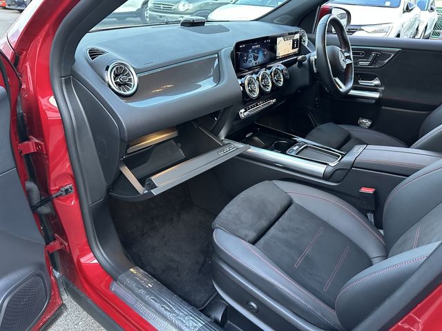 MERCEDES BENZ MERCEDES BENZ GLA class 2024