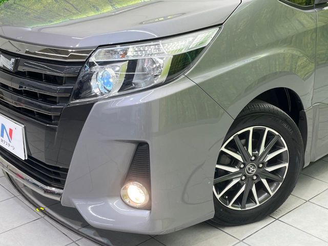 TOYOTA NOAH 2016