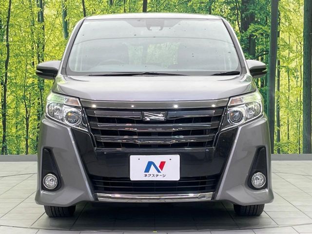 TOYOTA NOAH 2016