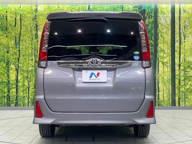 TOYOTA NOAH 2016
