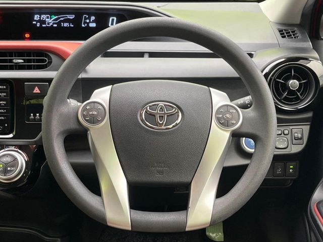 TOYOTA AQUA 2015