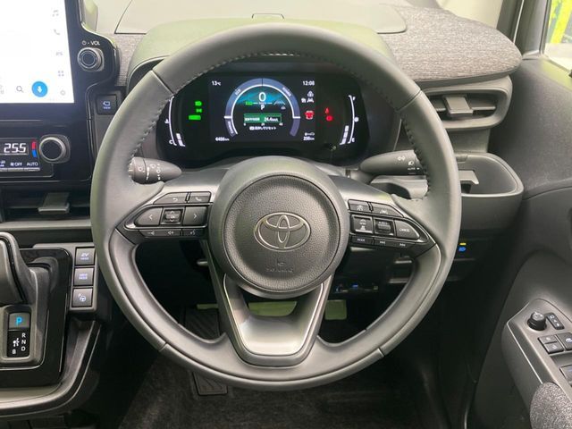 TOYOTA SIENTA HYBRID 2025
