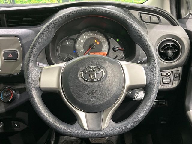 TOYOTA VITZ 2015