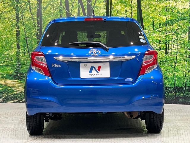 TOYOTA VITZ 2015