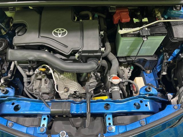 TOYOTA VITZ 2015
