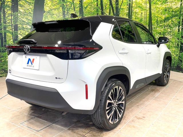 TOYOTA YARIS CROSS HYBRID 2025