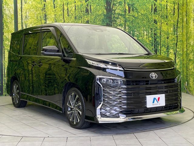 TOYOTA VOXY 2024