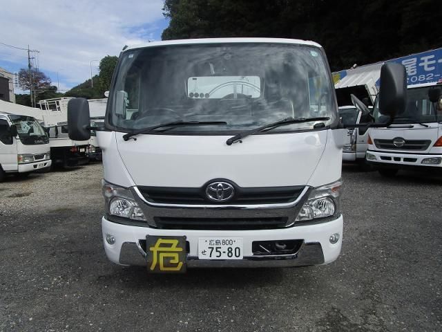 TOYOTA DYNA 2017