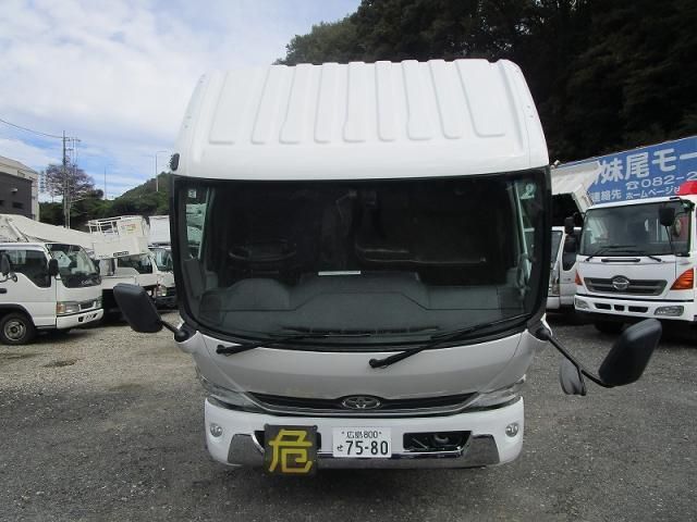 TOYOTA DYNA 2017
