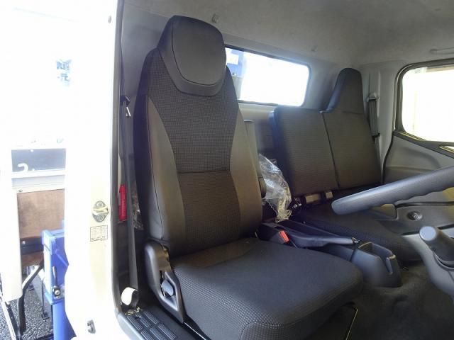 MITSUBISHI CANTER 2024