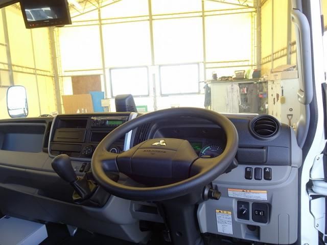 MITSUBISHI CANTER 2024