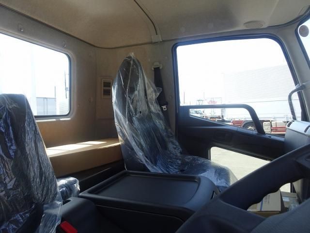 MITSUBISHI FUSOU FIGHTER 2025