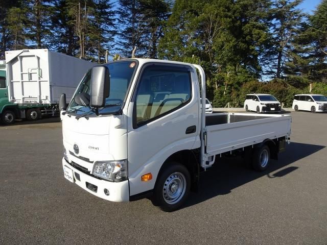 TOYOTA DYNA 2025