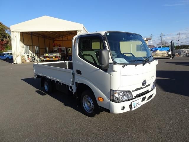 TOYOTA DYNA 2025