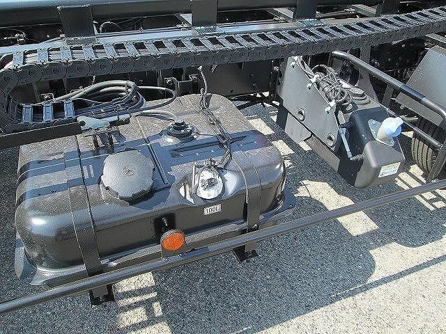 MITSUBISHI FUSOU FIGHTER 2025