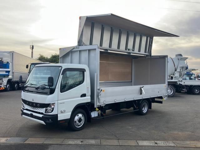 MITSUBISHI CANTER 2023