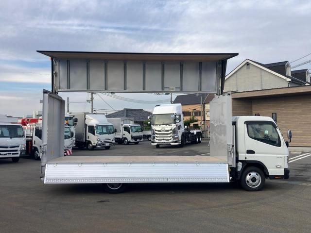 MITSUBISHI CANTER 2023