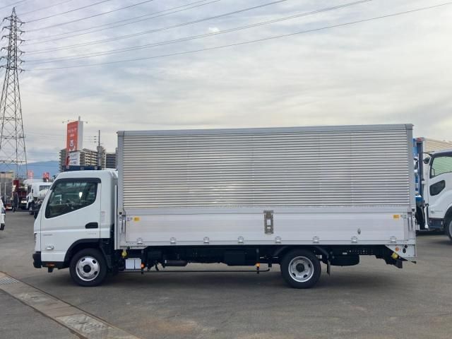 MITSUBISHI CANTER 2023