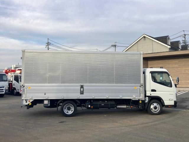 MITSUBISHI CANTER 2023