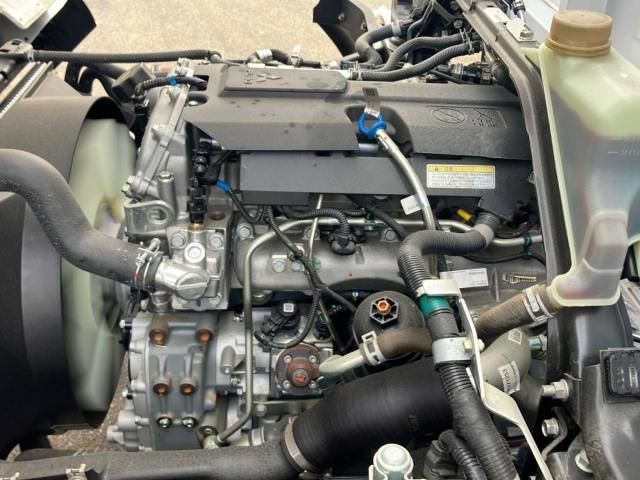 MITSUBISHI CANTER 2023