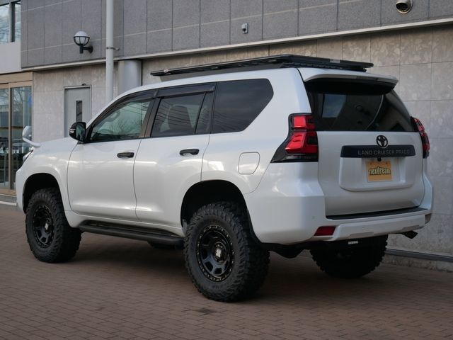 TOYOTA LANDCRUISER PRADO 2021