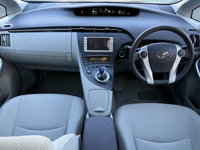 TOYOTA PRIUS 2011