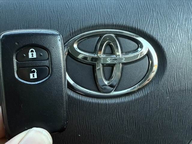 TOYOTA PRIUS 2011