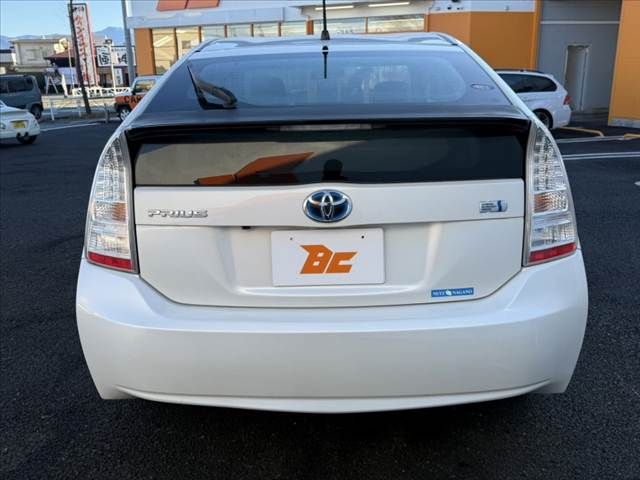 TOYOTA PRIUS 2011