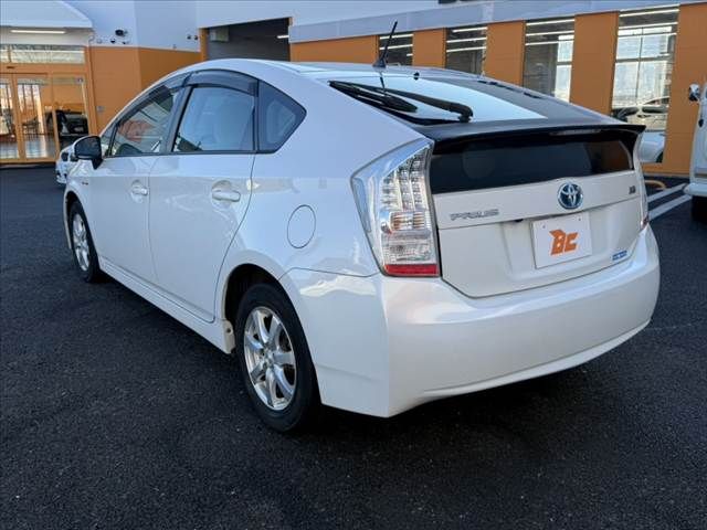 TOYOTA PRIUS 2011