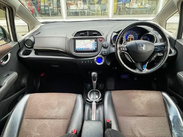 HONDA FIT SHUTTLE HYBRID 2013
