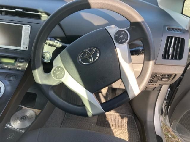 TOYOTA PRIUS 2010