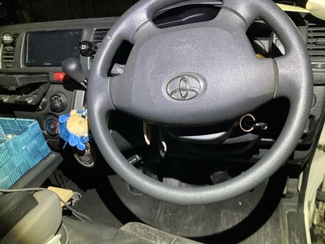 TOYOTA HIACE van 4WD 2016