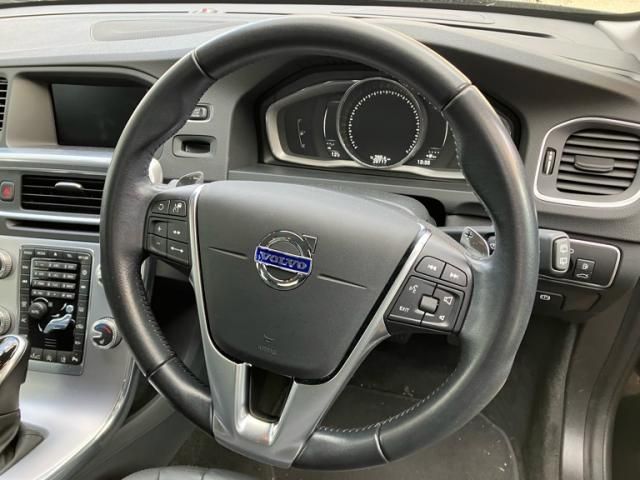 VOLVO VOLVO V60 2016