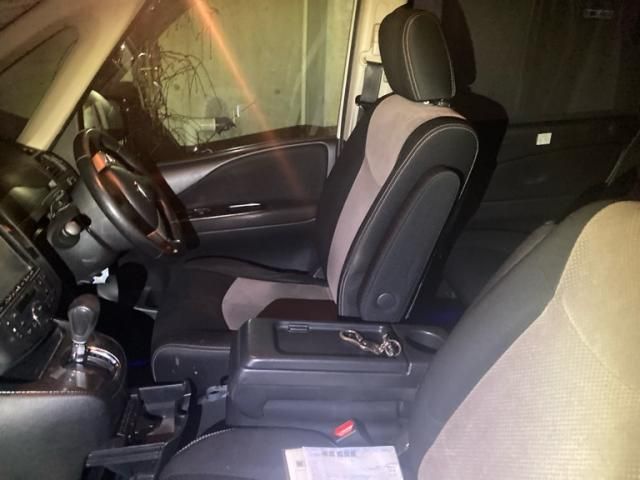 NISSAN SERENA  S-HYBRID 2013