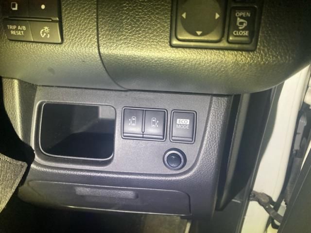 NISSAN SERENA  S-HYBRID 2013