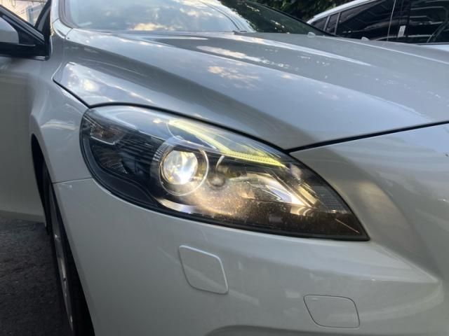 VOLVO VOLVO V40 2015