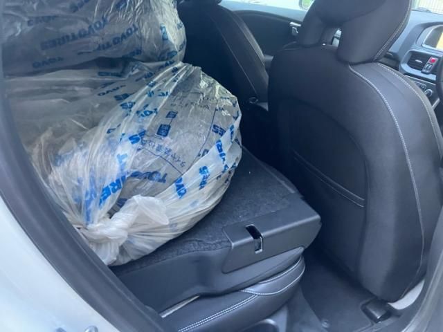 VOLVO VOLVO V40 2015