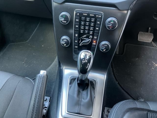 VOLVO VOLVO V40 2015