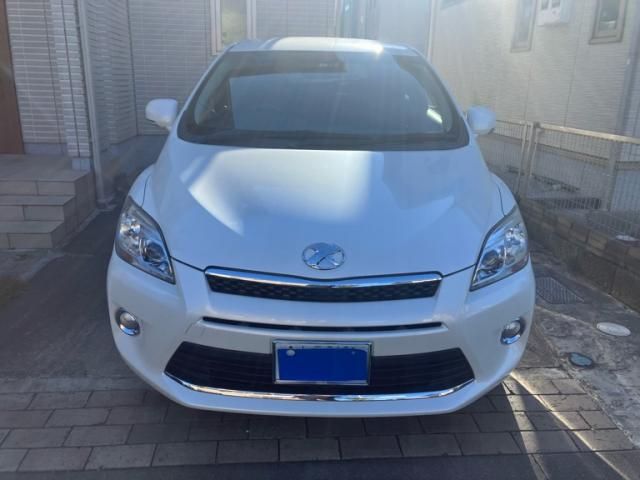 TOYOTA MARK X ZIO 2011