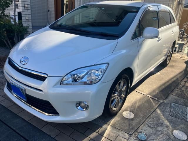 TOYOTA MARK X ZIO 2011