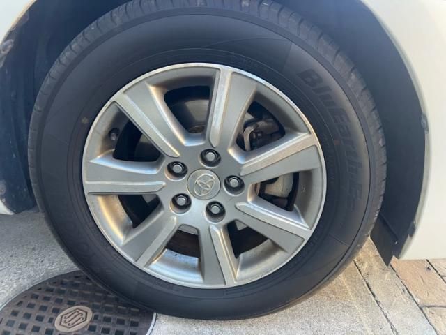 TOYOTA MARK X ZIO 2011