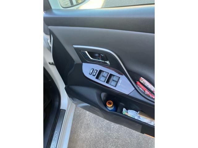 TOYOTA MARK X ZIO 2011