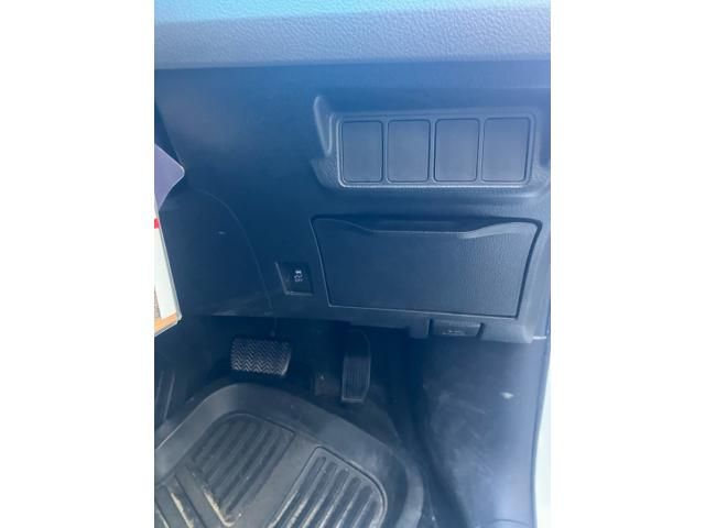 TOYOTA MARK X ZIO 2011